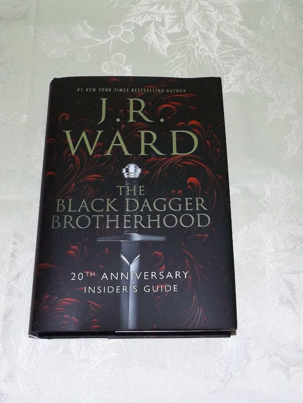 J.R. Ward The Black Dagger Brotherhood 20th Anniversary Insider’s Guide 2025